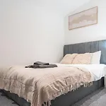 River View - Triplex Penthouse - Sleeps 14