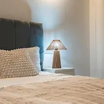 River View - Triplex Penthouse - Sleeps 14 *