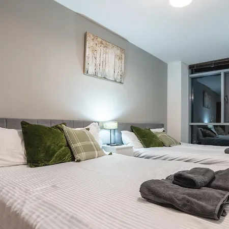 River View - Triplex Penthouse - Sleeps 14