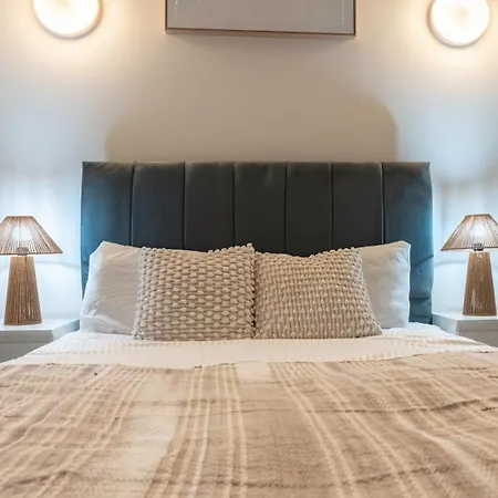 River View - Triplex Penthouse - Sleeps 14 Apartment Leeds (West Yorkshire)