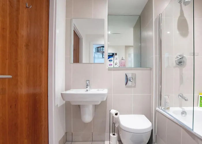 River View - Triplex Penthouse - Sleeps 14 Leeds (West Yorkshire)