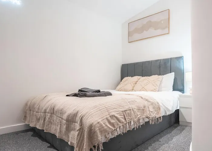 River View - Triplex Penthouse - Sleeps 14