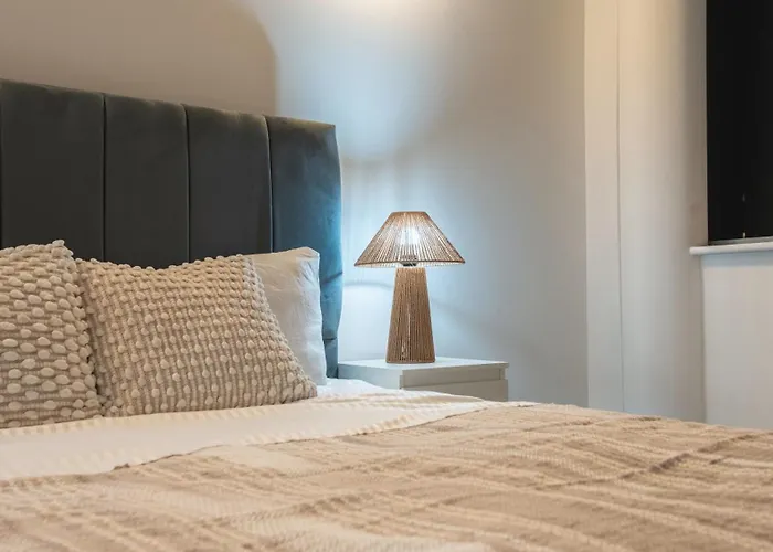 River View - Triplex Penthouse - Sleeps 14 *