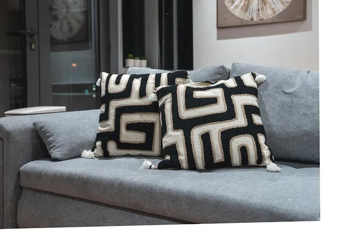 River View - Triplex Penthouse - Sleeps 14 Apartment *