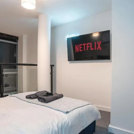 River View - Triplex Penthouse - Sleeps 14 Apartment