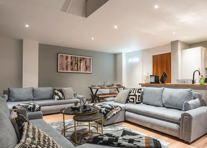 River View - Triplex Penthouse - Sleeps 14 Apartment Leeds (West Yorkshire)